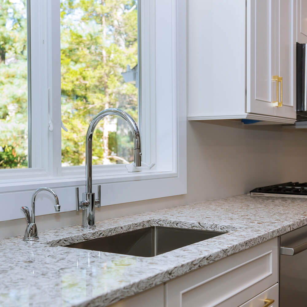 Polished interior court installation in ceramic tile